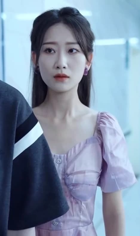 这个妹妹假正经 - 现代都市 (2023) 海报